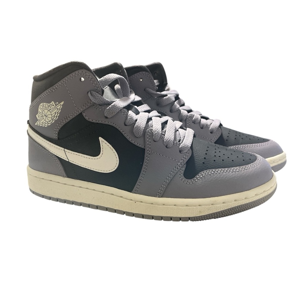 Women’s Air Jordan 1 MID Cement Grey (7.5)